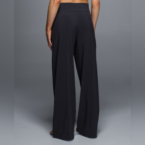 Lululemon Noir Pant Black 8 - Picture 3 of 9